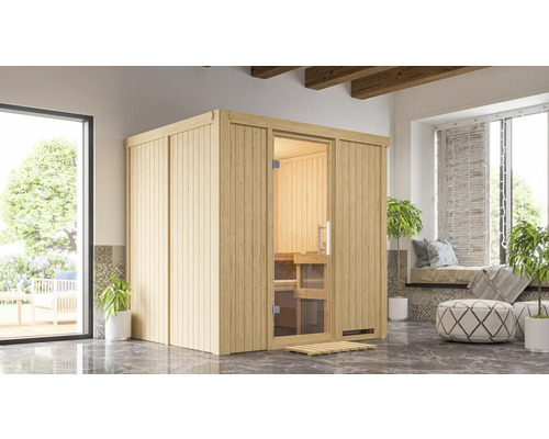 Interieur van een houten sauna met glazen deur in een lichte ruimte