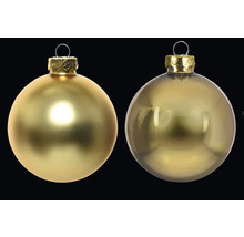 Twee goudkleurige kerstballen voor de kerstboomversiering