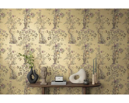 Decoratief behang met bloemmotief en bomen voor wanddecoratie.