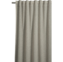 Gordijn van stof aan een gordijnroede