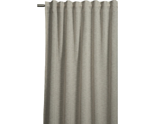 Gordijn van stof aan een gordijnroede