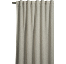 Gordijn van stof met plooiband aan een gordijnroede