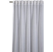Wit, transparant gordijn met plooibandophanging aan een gordijnroede