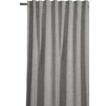 Grijs gordijn met plooiband aan een gordijnroede