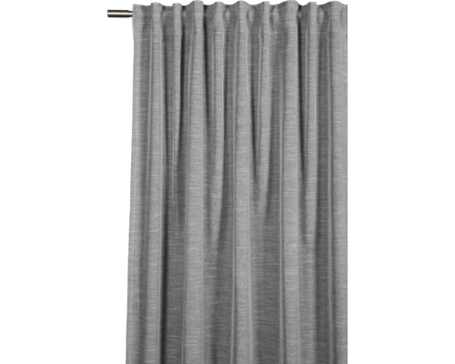 Grijs gordijn met plooibandophanging aan een gordijnroede