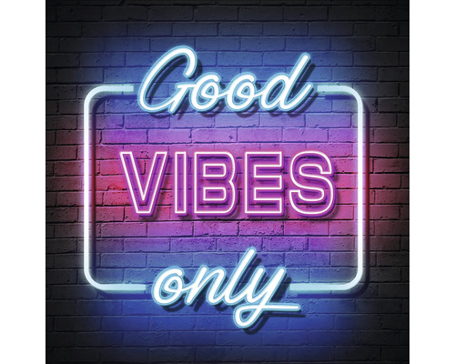 Neonreclame met de tekst Alleen goede vibes