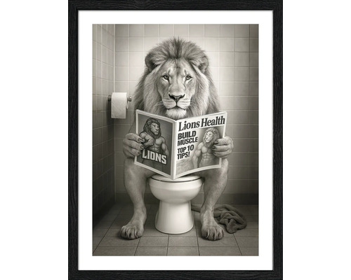 Ingelijste afbeelding van een leeuw die op een toilet zit en een tijdschrift leest