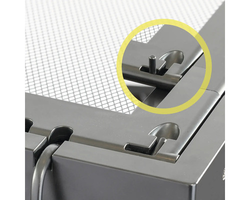 Detailopname van een metalen frame met vergrendelingsmechanisme