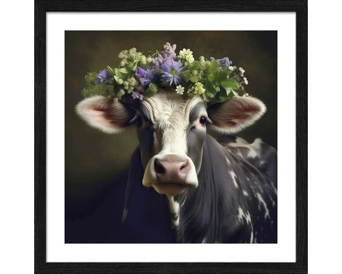 Ingelijste afbeelding van een koe met een bloemenkrans
