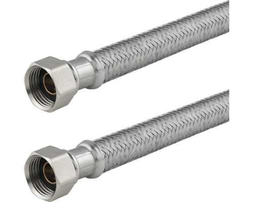Twee flexibele aansluitslangen van gevlochten roestvrij staal met metalen koppelingen.