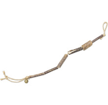 Knaagdierenspeelgoed van hout met bel en touwophanging