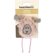 Beeztees Logo. Kattenspeelgoed in de vorm van een schaap met touwtjes.