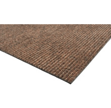 Bruin tapijt met ribstructuur.