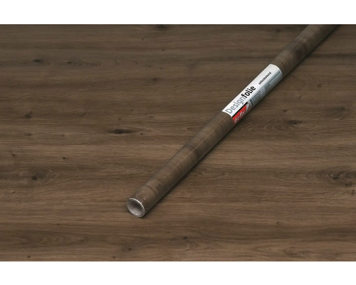 Rol decoratiefolie met houtlook op houten ondergrond