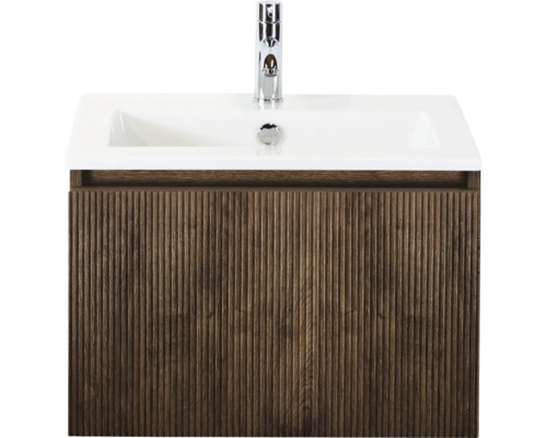 Wastafelonderkast met wastafel en kraan