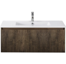 Wastafelonderkast met wastafel en kraan