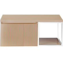 Beige tafel met lamellenstructuur en metalen frame