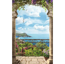 Fotobehang met uitzicht op zee vanaf een balkon met pilaren en bloemen