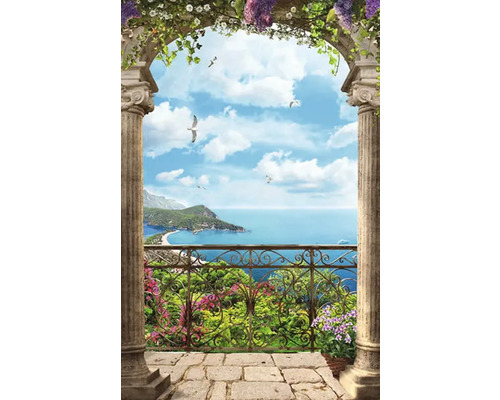 Fotobehang met uitzicht op zee vanaf een balkon met pilaren en bloemen