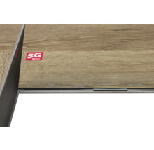 Verbinding van twee laminaatpanelen met 5G klikverbinding.