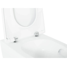 Detailopname van een wit keramisch toilet met open toiletbril