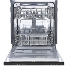 Geopende vaatwasser met bestekmanden en vaatwaskorven.