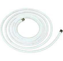 Witte waterslang opgerold