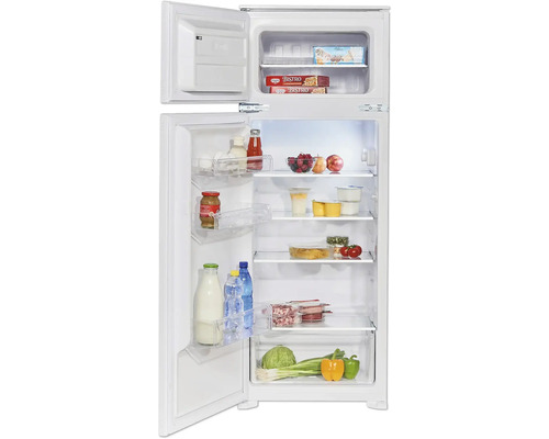 Open koelkast gevuld met levensmiddelen