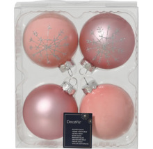 Vier roze glazen kerstballen, waarvan twee met sneeuwvlokpatroon