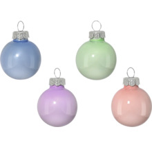 Diverse gekleurde kerstballen met hangers