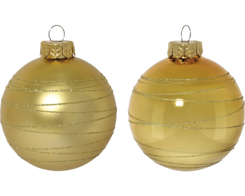 Twee goudkleurige kerstballen met decoratie