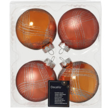 Vier oranje glazen kerstballen met zilverkleurig ruitpatroon in verpakking
