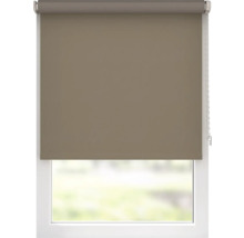 Raam met een neergelaten rolgordijn