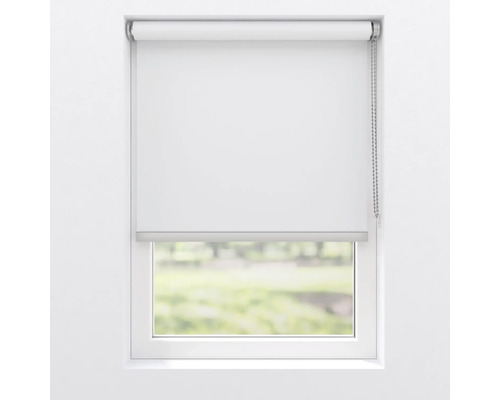 Rolgordijn op raam met bedieningsketting