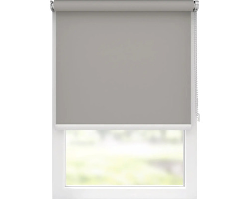 Grijs rolgordijn op een raam