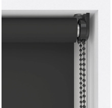 Rolgordijn met kettingbediening bij het raam