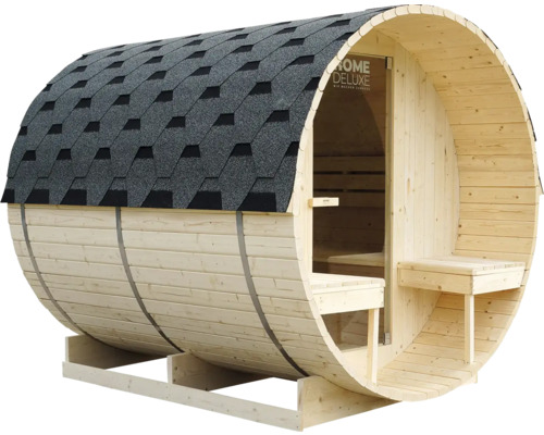Sauna in de vorm van een ton met shingles dak