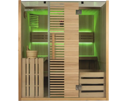 Sauna met houten banken, houten emmer en glazen deur