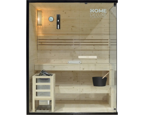 Houten sauna met saunakachel, emmer, lepel, zandloper, thermometer en hygrometer