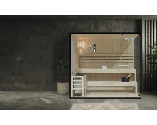 Binnensauna met houten interieur en glazen voorkant