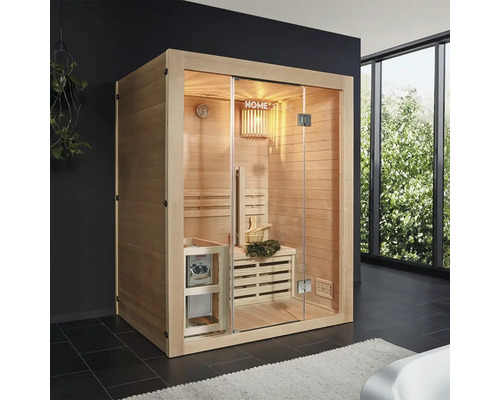 Binnensauna met glazen voorkant en houten elementen in een badkamer