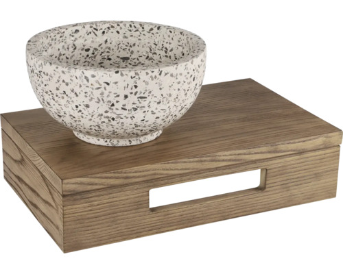 Decoratieve schaal op houten dienblad