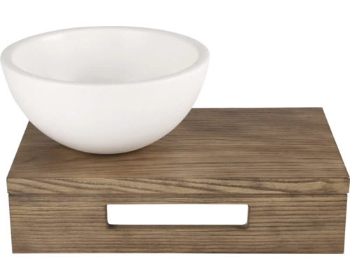 Witte schaal op houten dienblad