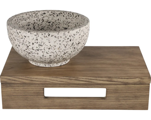 Decoratieve schaal op houten dienblad