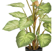 Kunstmatige kamerplant met grote bladeren in pot