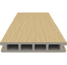 Terrasplank van hout-polymeer materiaal met holkamerprofiel