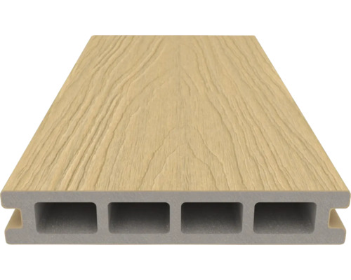 Terrasplank van hout-polymeer materiaal met holkamerprofiel