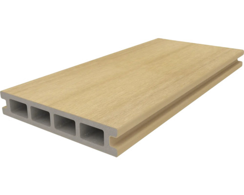 Terrasplank van houtcomposiet met holkamerprofiel