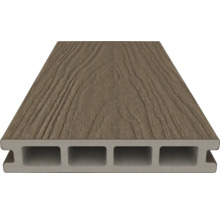 Terrasplank van houtcomposiet met holkamerprofiel
