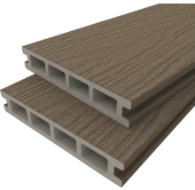 Twee composiet terrasplanken